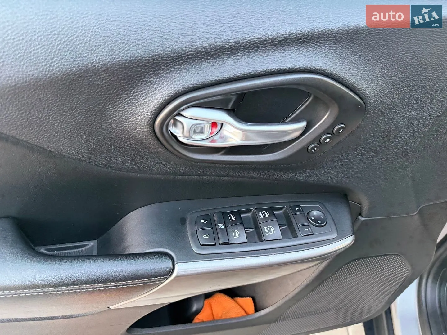 2019 Jeep Cherokee - мініатюра 24