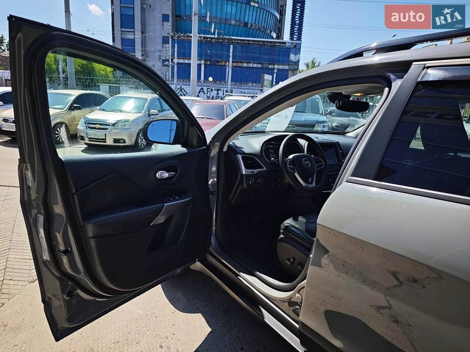 2022 Jeep Cherokee - мініатюра 25