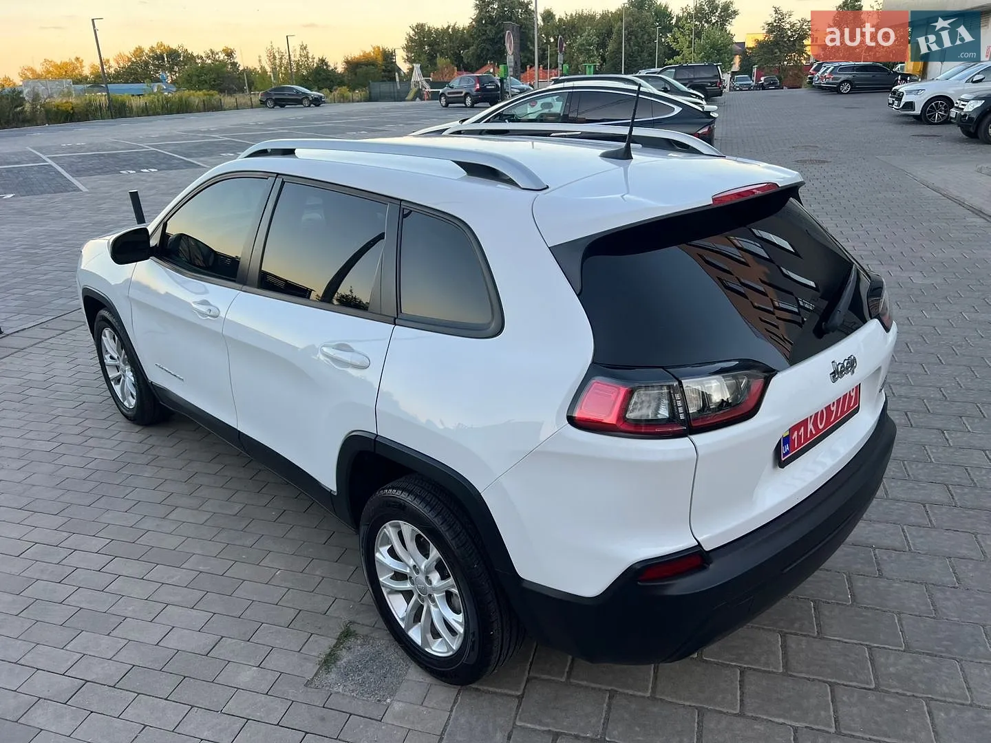 2020 Jeep Cherokee - мініатюра 27