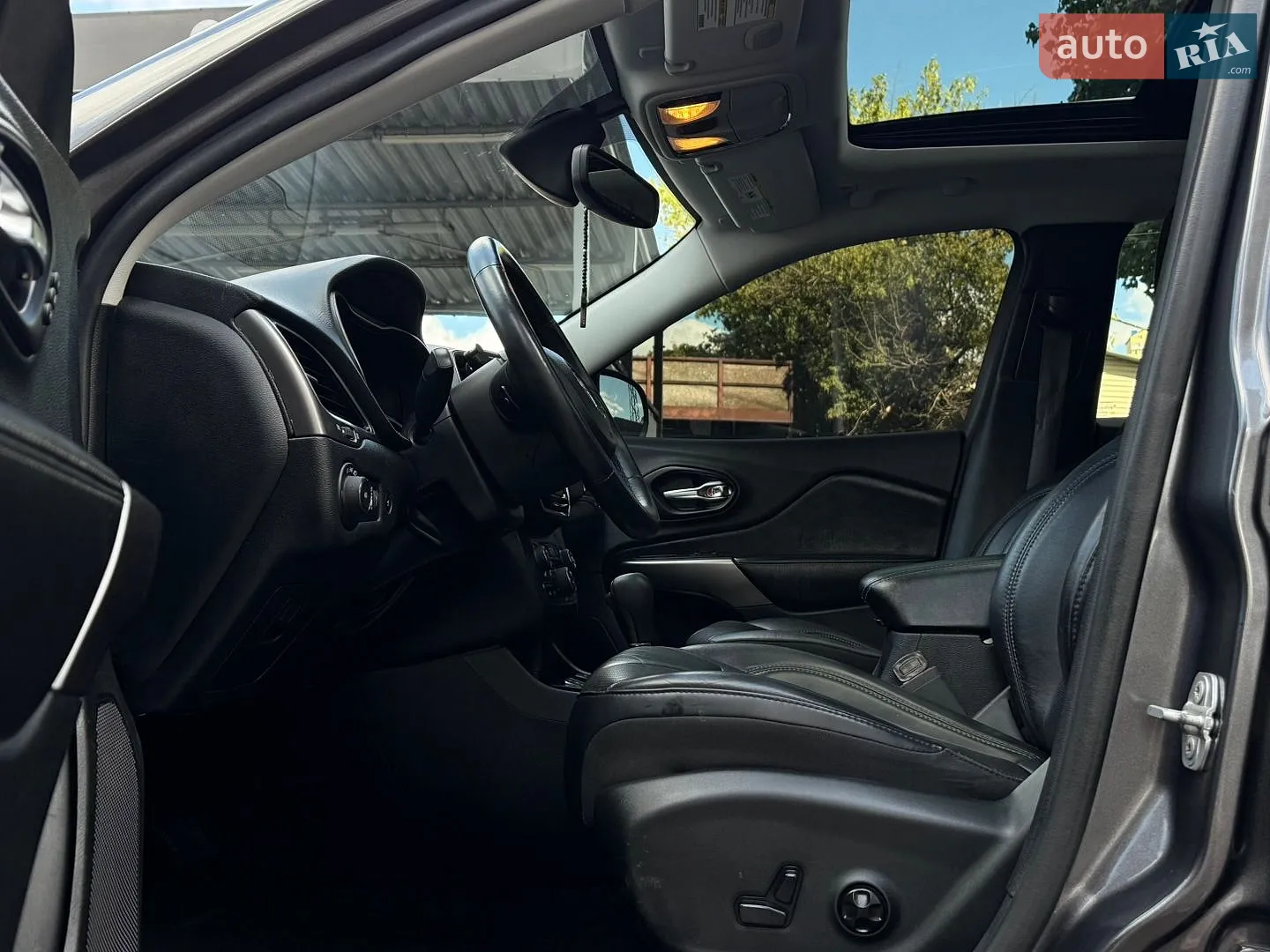 2019 Jeep Cherokee - мініатюра 13