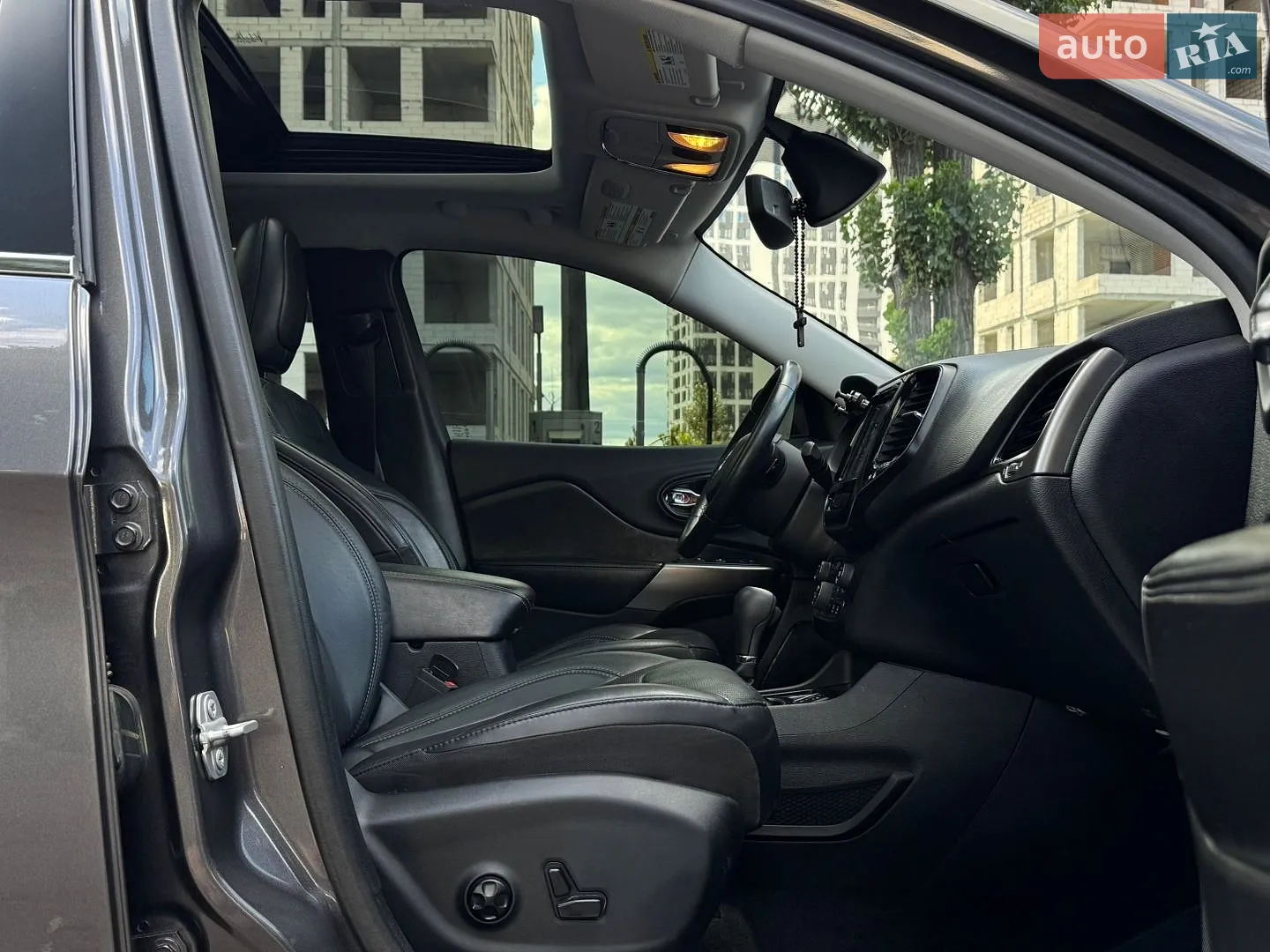 2019 Jeep Cherokee - мініатюра 21