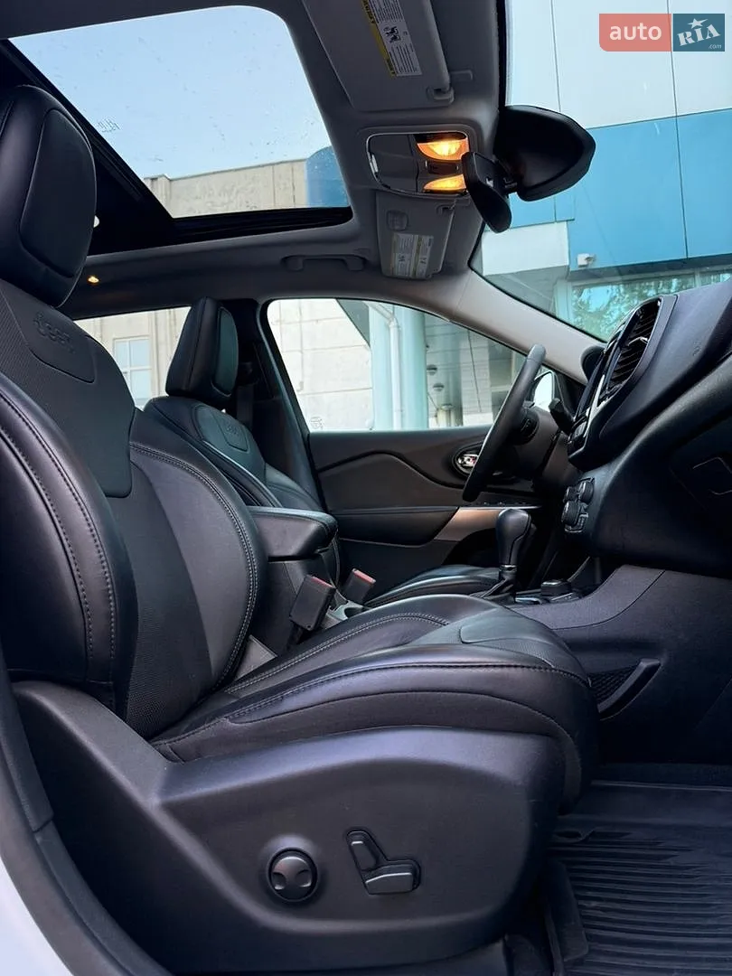 2022 Jeep Cherokee - мініатюра 37