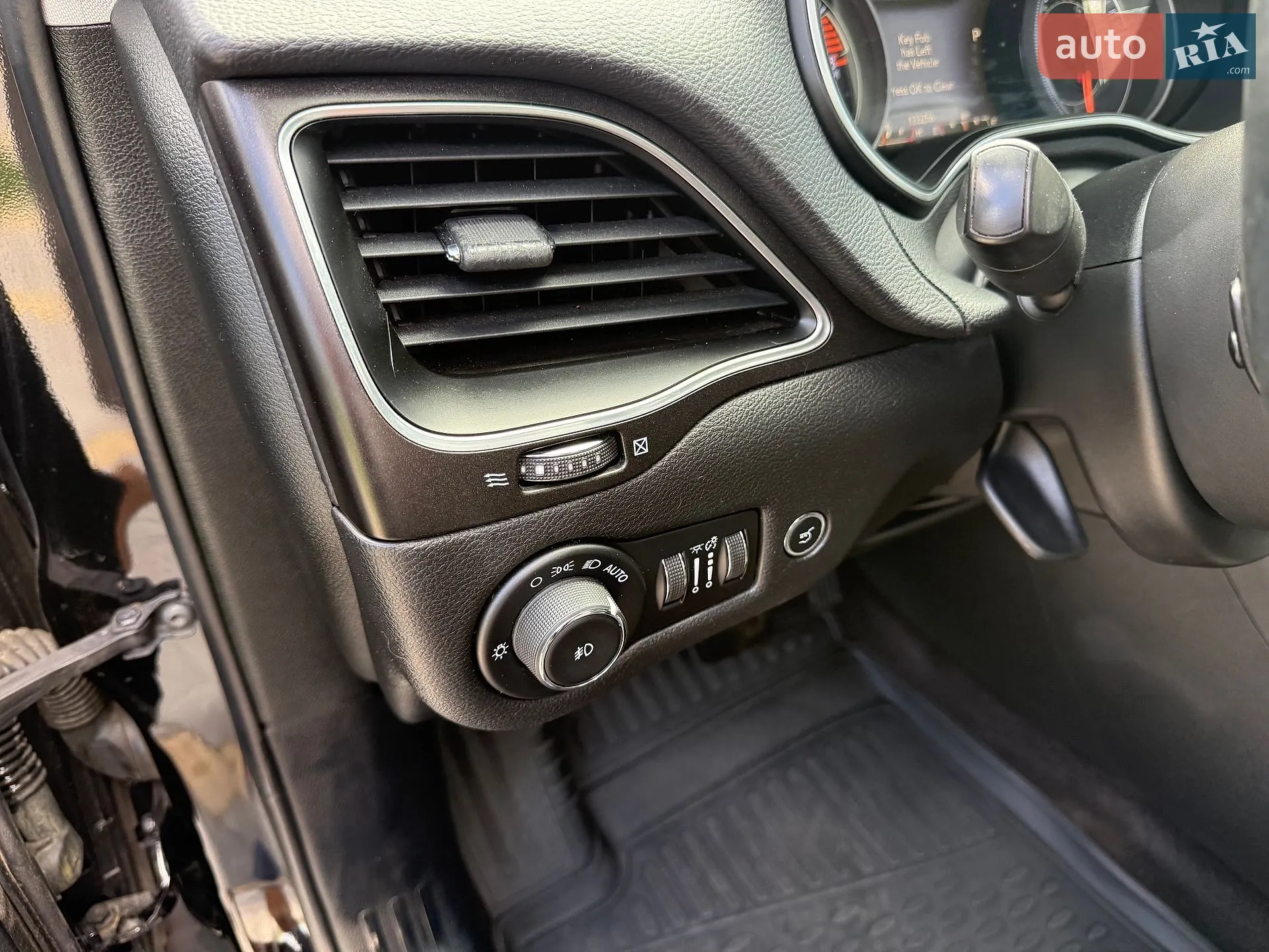 2018 Jeep Cherokee - мініатюра 27