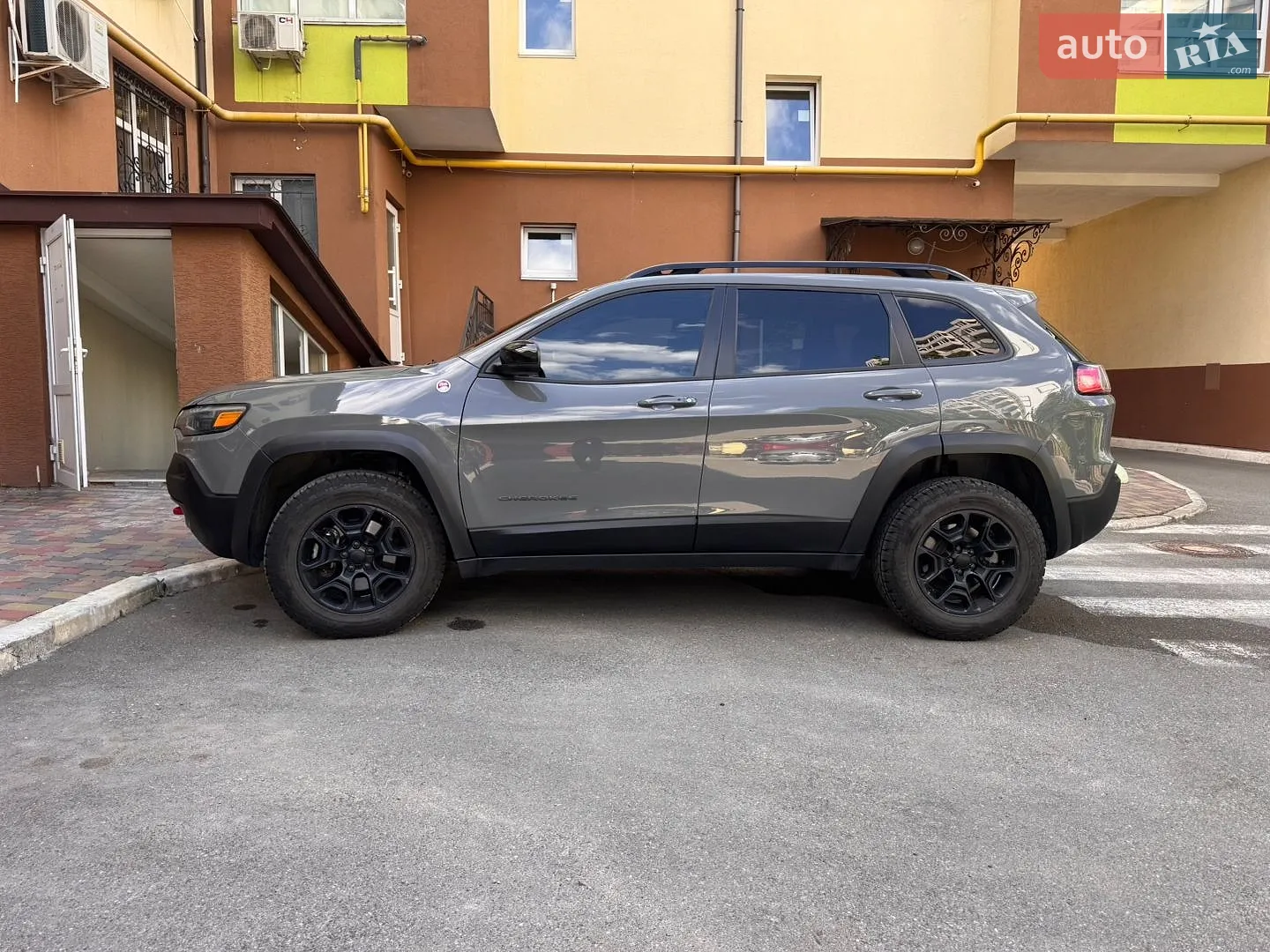 2022 Jeep Cherokee - мініатюра 3