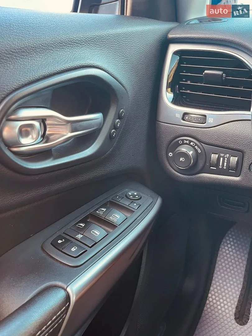 2019 Jeep Cherokee - мініатюра 9