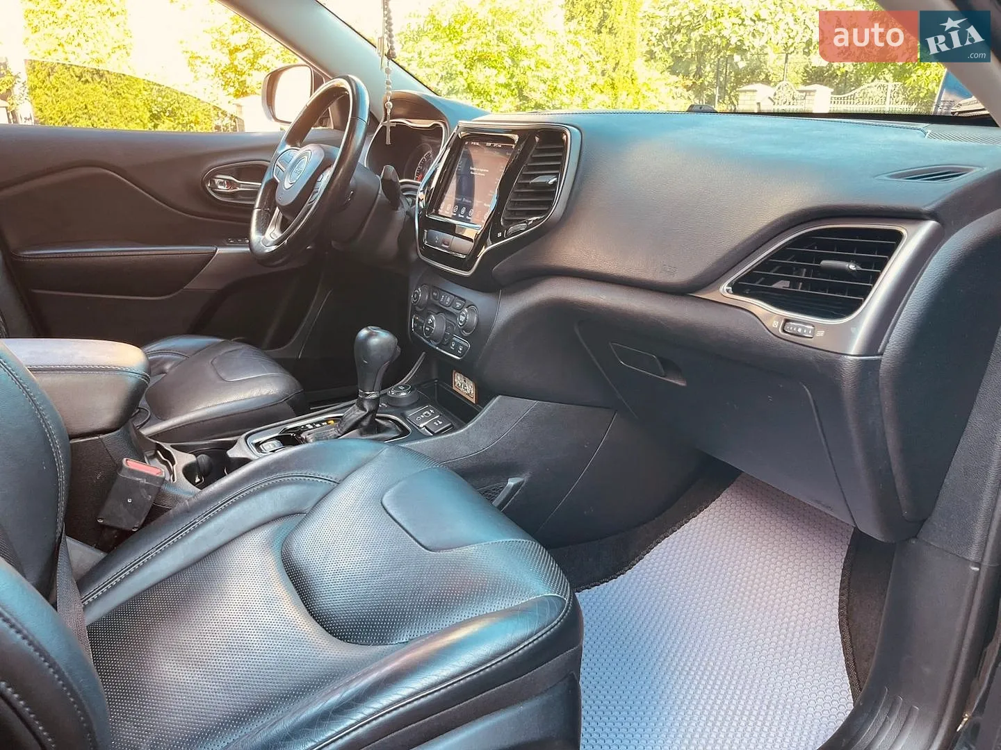 2019 Jeep Cherokee - мініатюра 14