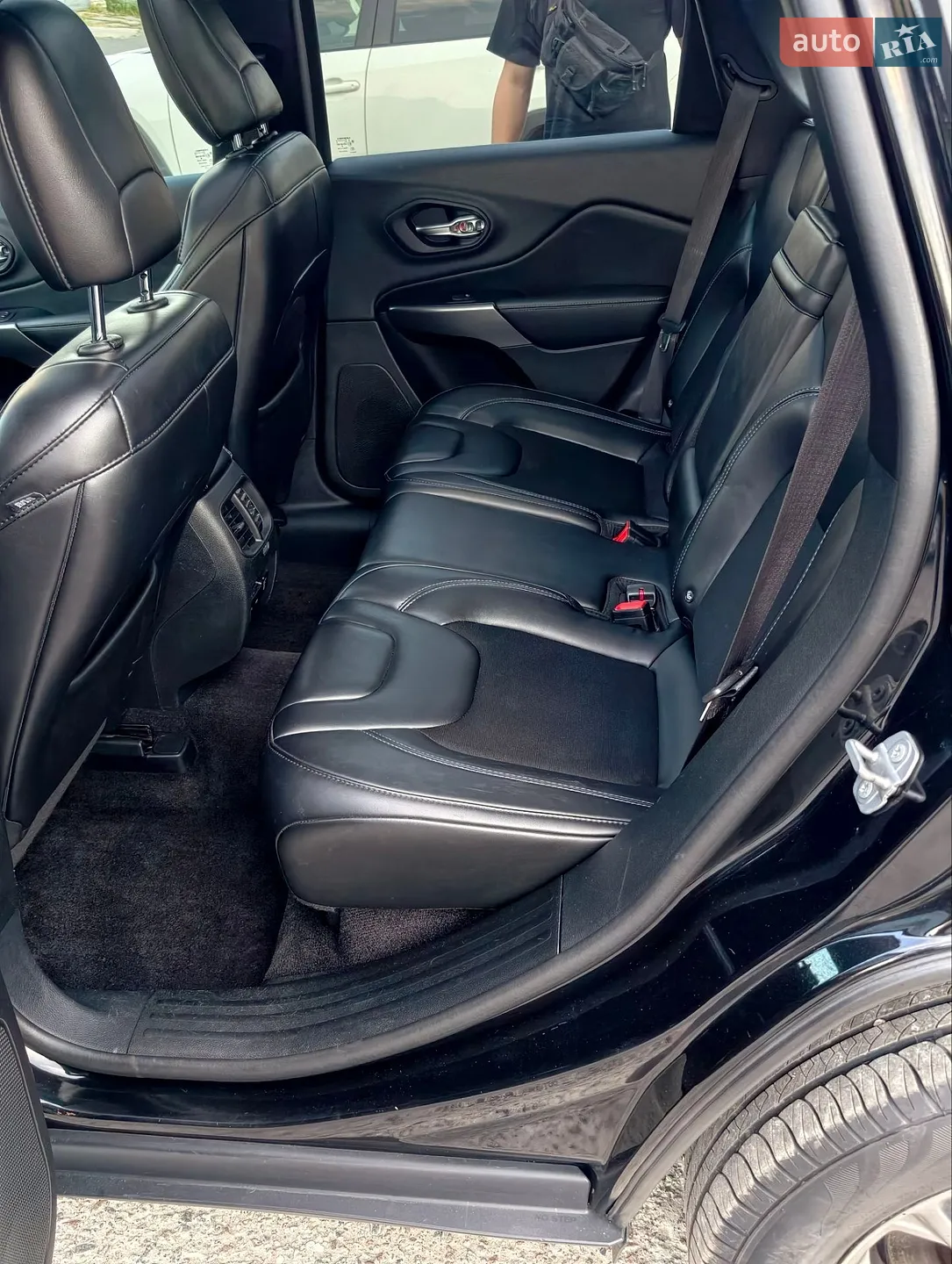 2019 Jeep Cherokee - мініатюра 14
