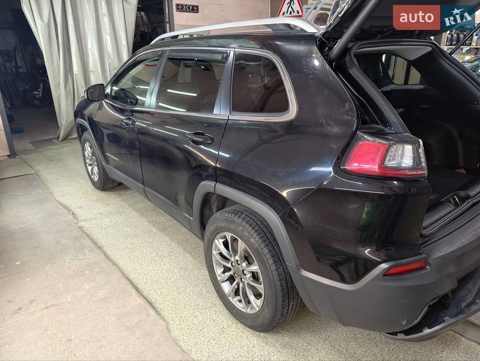 2019 Jeep Cherokee - мініатюра 30