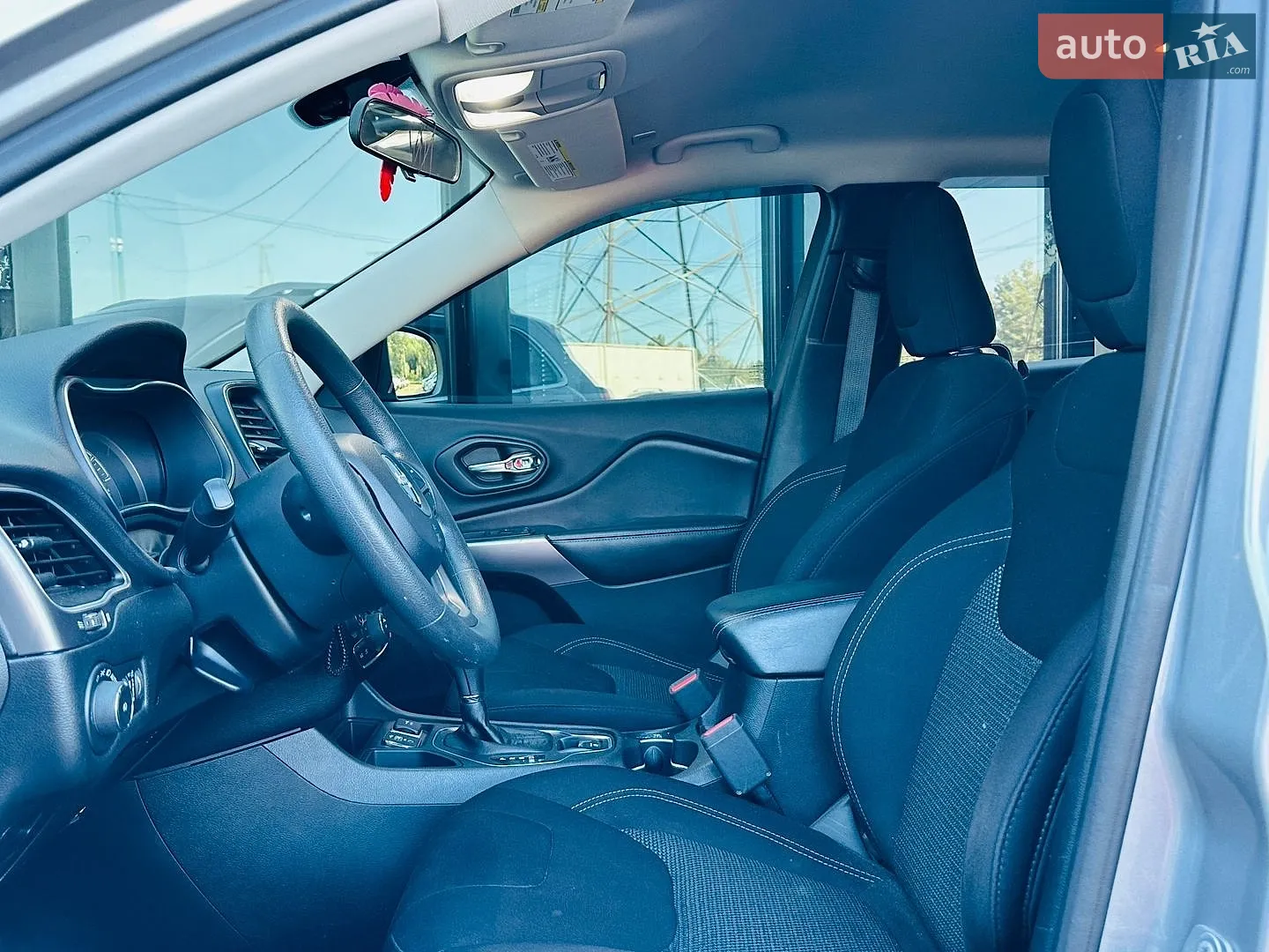 2018 Jeep Cherokee - мініатюра 14