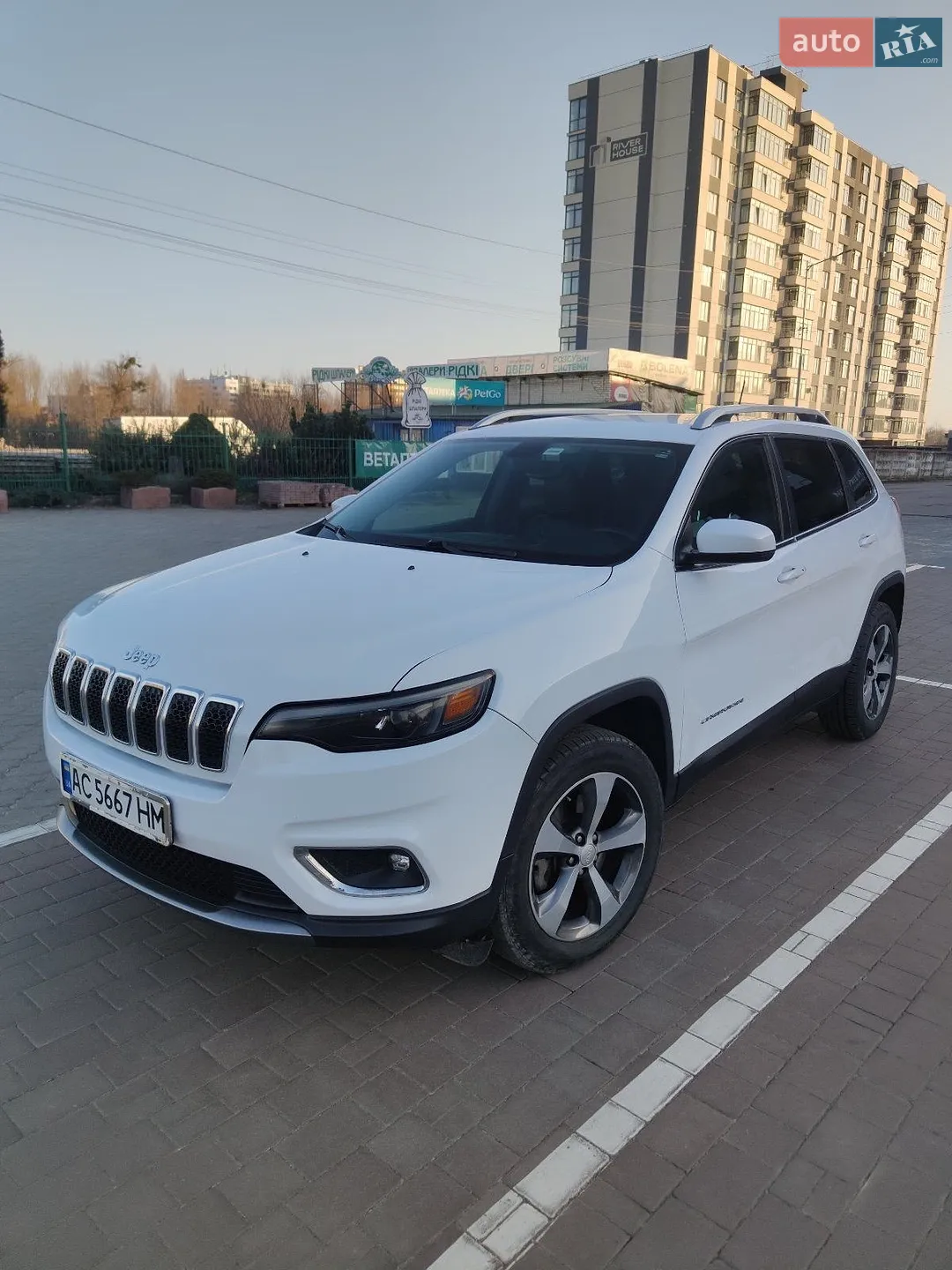 2018 Jeep Cherokee - фото 1