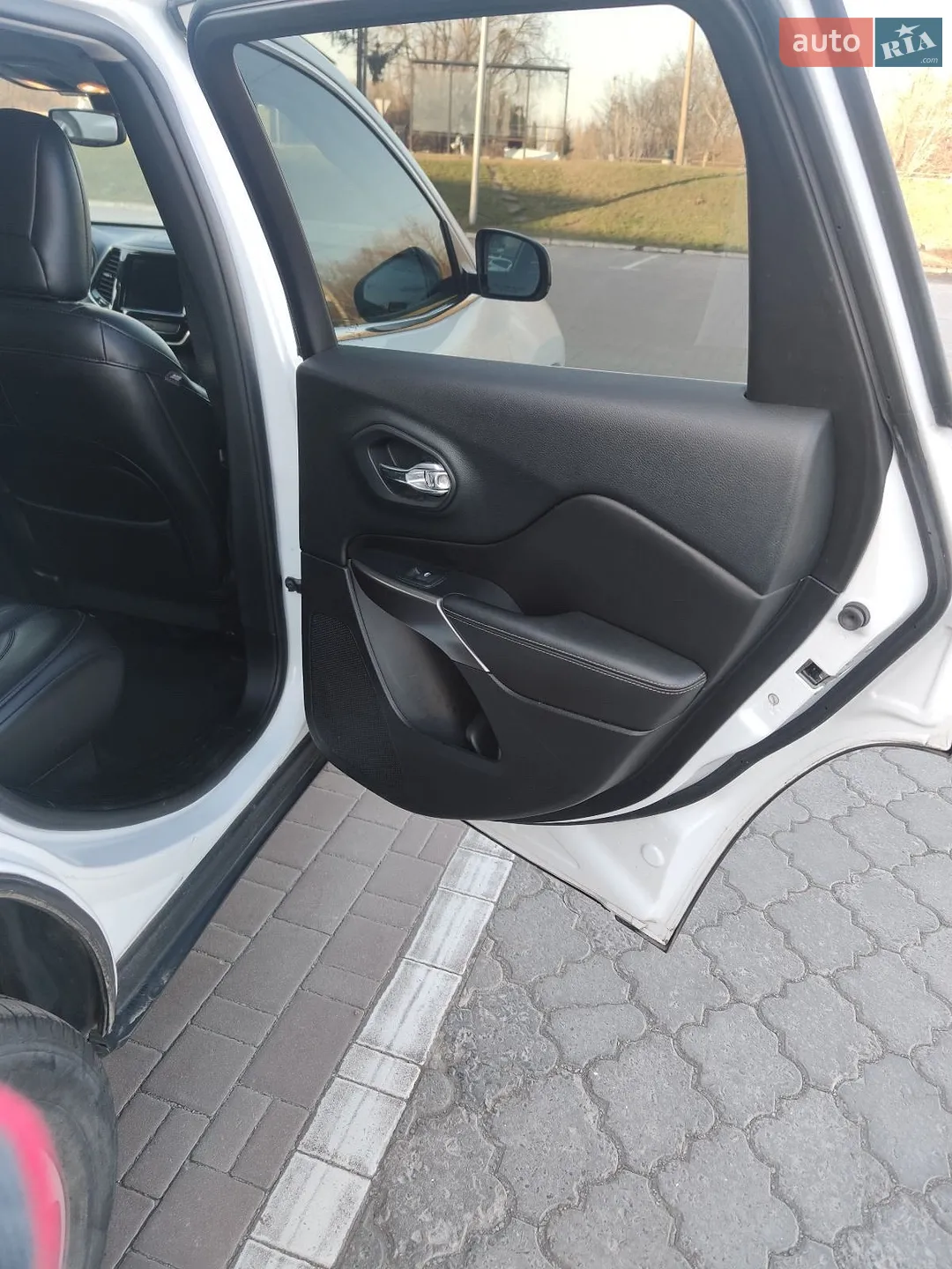 2018 Jeep Cherokee - мініатюра 12