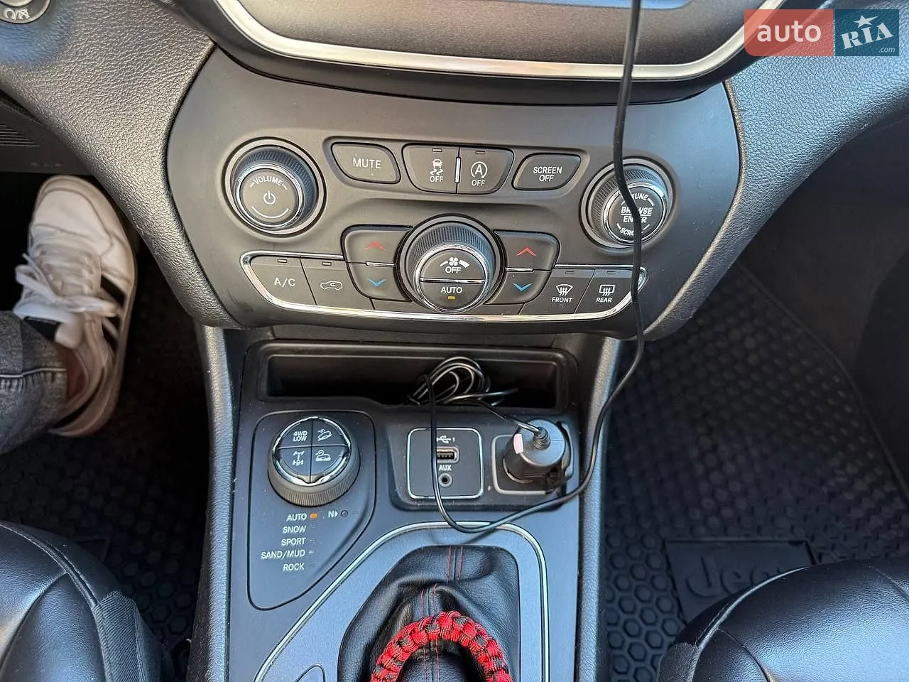 2019 Jeep Cherokee - мініатюра 25