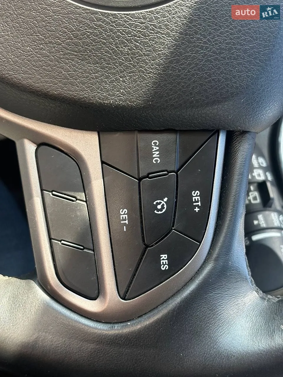 2018 Jeep Cherokee - мініатюра 17