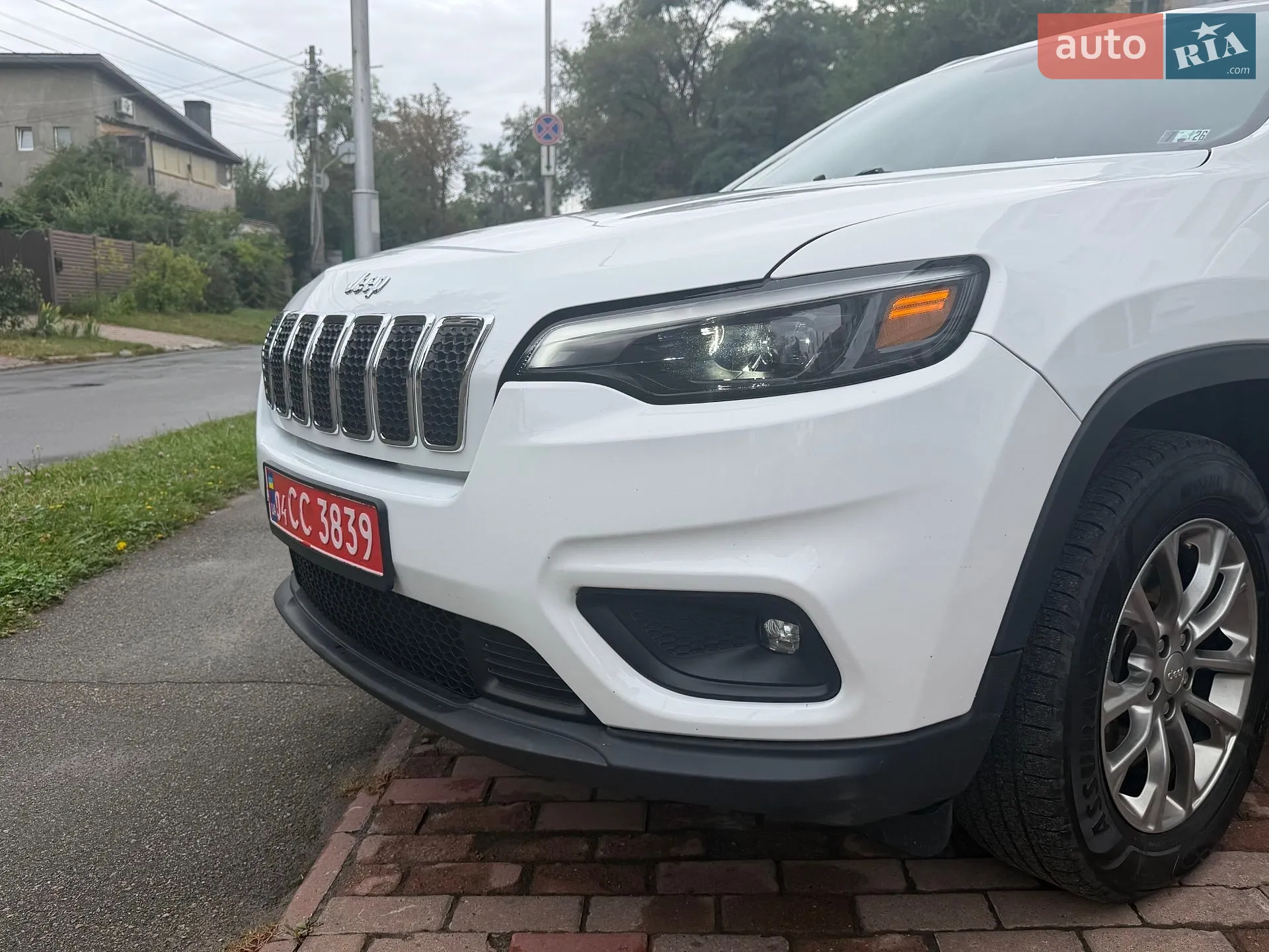 2019 Jeep Cherokee - мініатюра 4