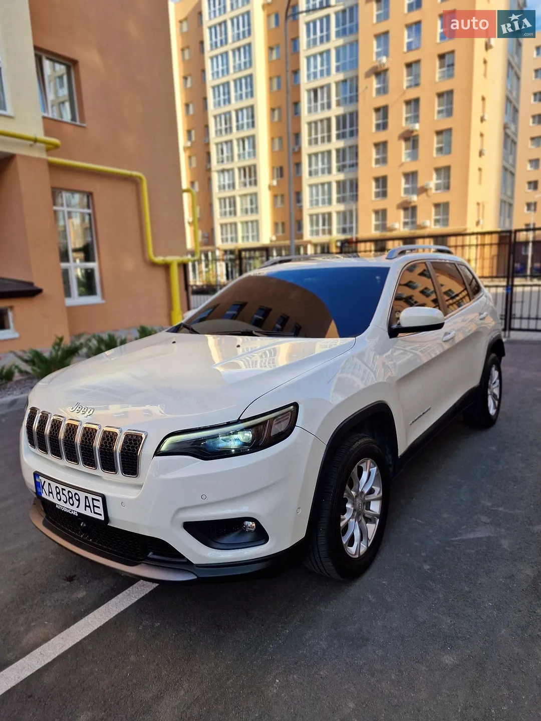 2019 Jeep Cherokee - мініатюра 2