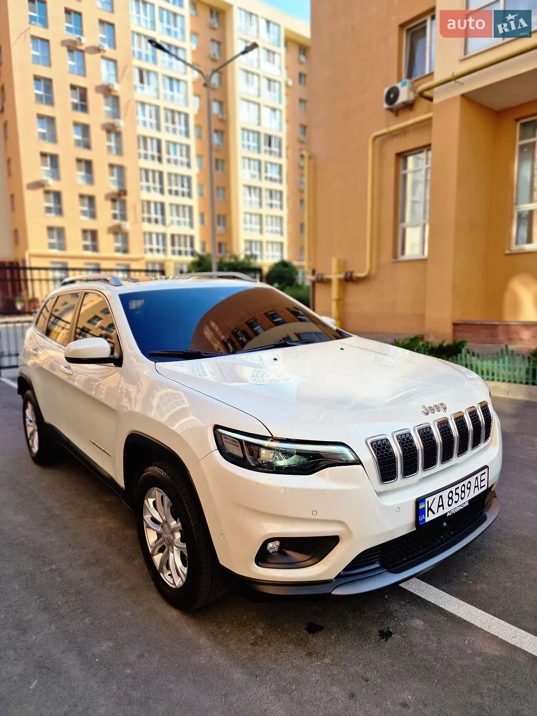2019 Jeep Cherokee - фото 1