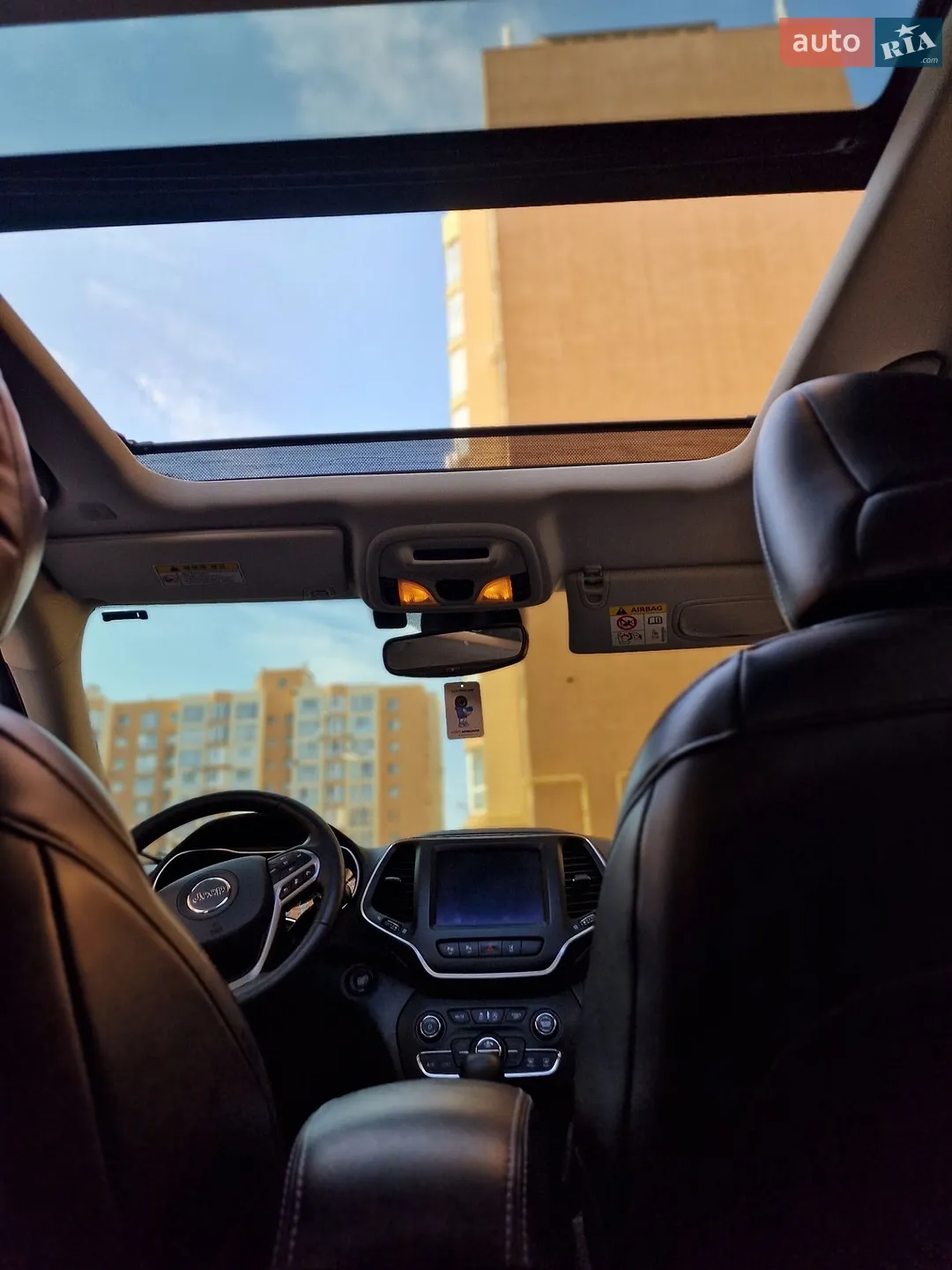 2019 Jeep Cherokee - мініатюра 23