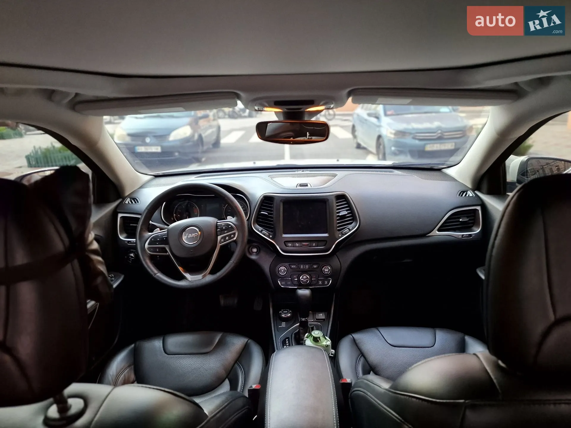 2019 Jeep Cherokee - мініатюра 31