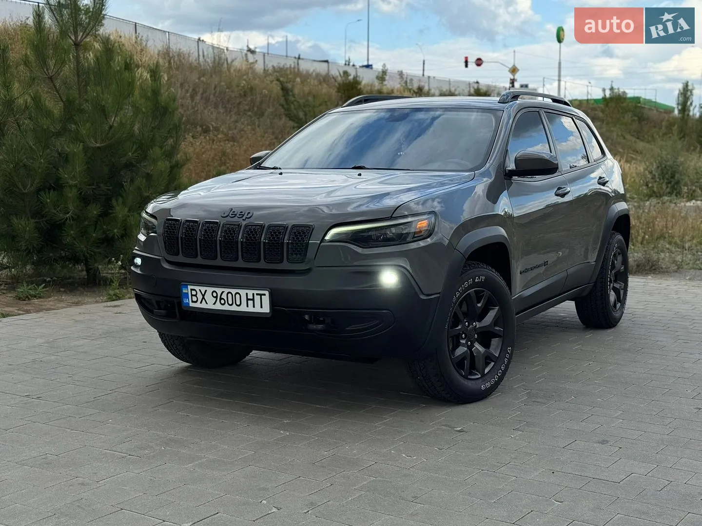 2020 Jeep Cherokee - фото 1