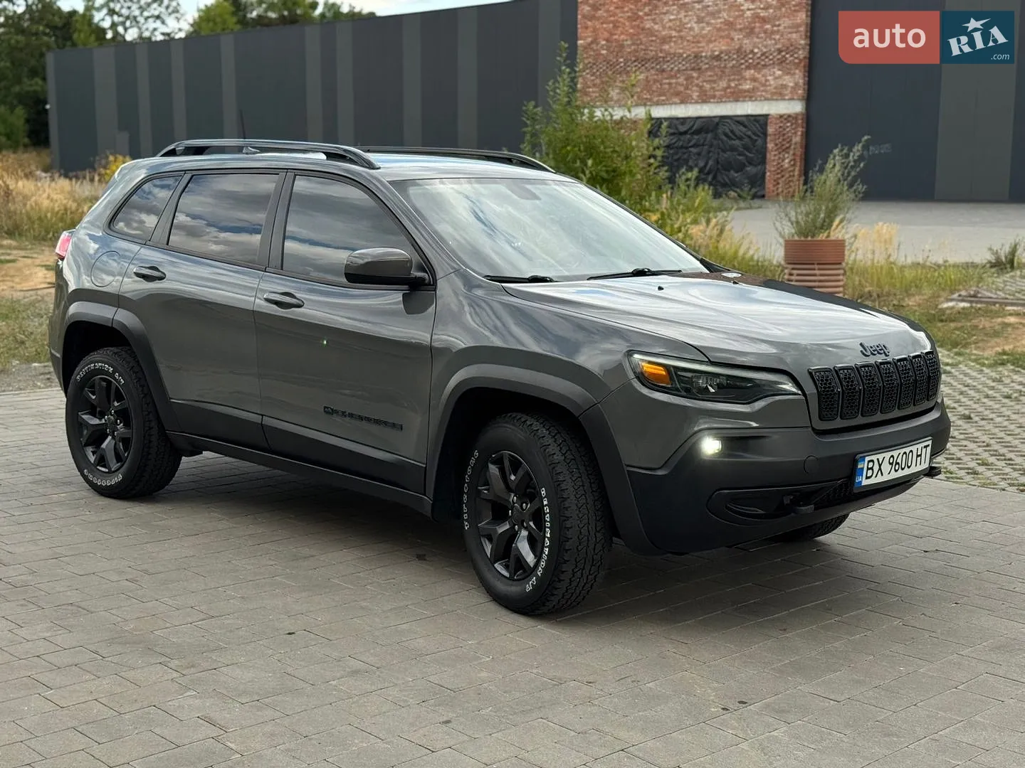 2020 Jeep Cherokee - мініатюра 9