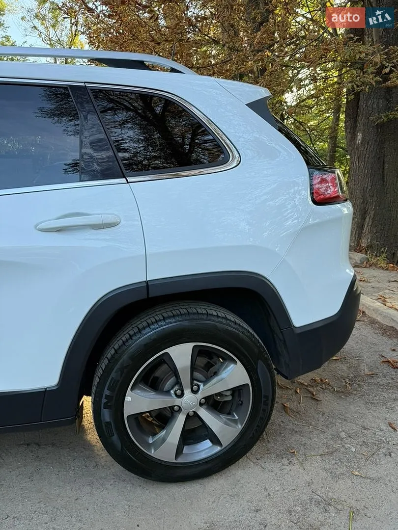 2019 Jeep Cherokee - мініатюра 4