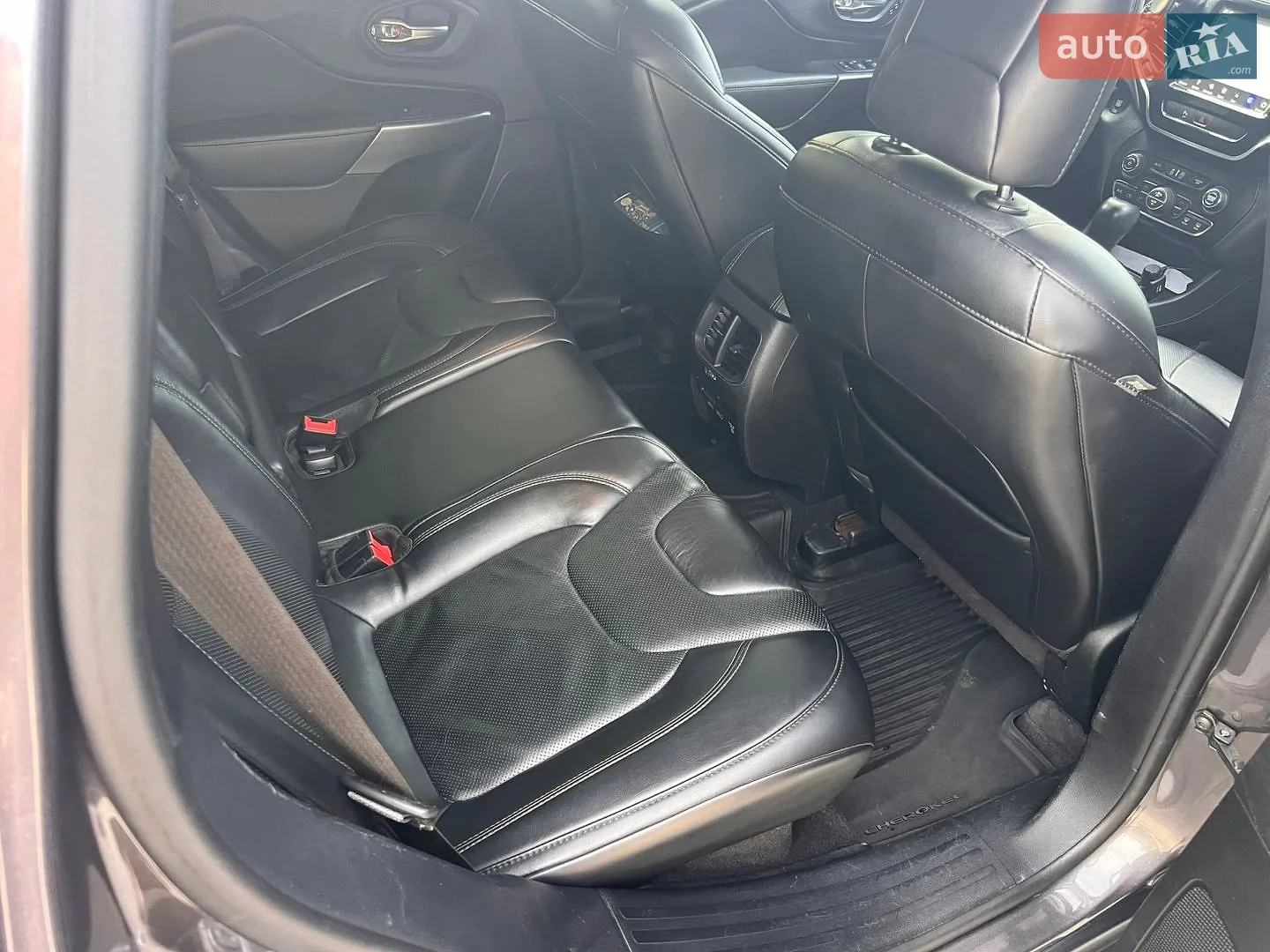 2019 Jeep Cherokee - мініатюра 15