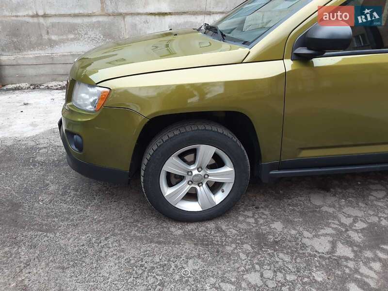 Внедорожник / Кроссовер Jeep Compass 2012 в Ровно