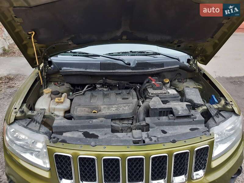 Внедорожник / Кроссовер Jeep Compass 2012 в Ровно