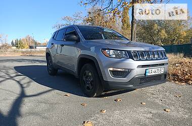 Внедорожник / Кроссовер Jeep Compass 2017 в Киеве