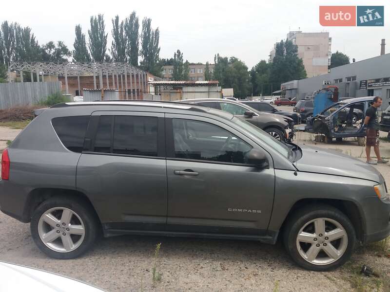 Внедорожник / Кроссовер Jeep Compass 2013 в Запорожье