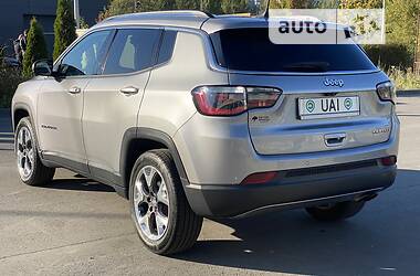 Внедорожник / Кроссовер Jeep Compass 2018 в 