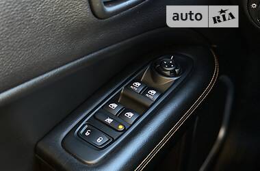Внедорожник / Кроссовер Jeep Compass 2018 в 
