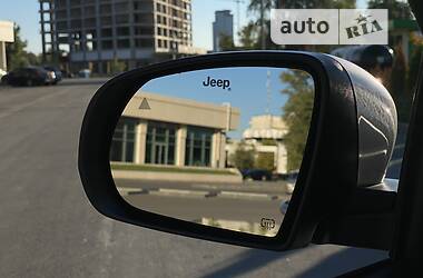 Внедорожник / Кроссовер Jeep Compass 2018 в 