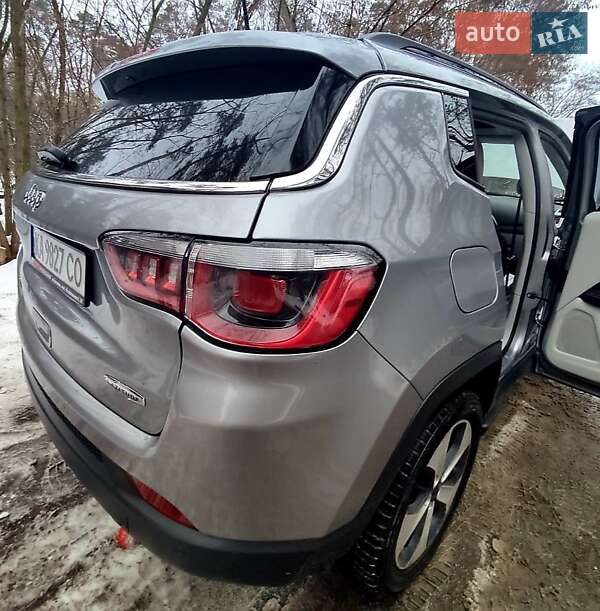 Внедорожник / Кроссовер Jeep Compass 2017 в Киеве