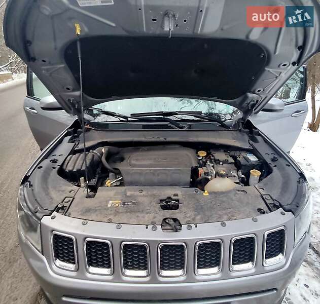 Внедорожник / Кроссовер Jeep Compass 2017 в Киеве