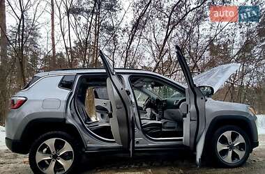 Внедорожник / Кроссовер Jeep Compass 2017 в 