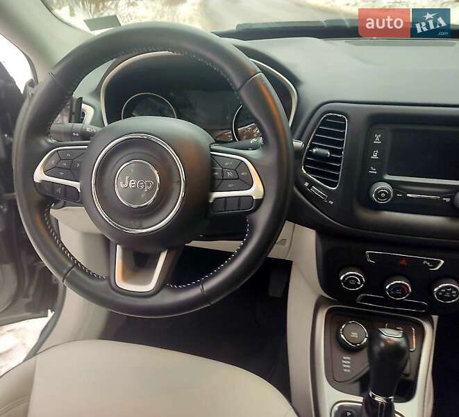Внедорожник / Кроссовер Jeep Compass 2017 в Киеве