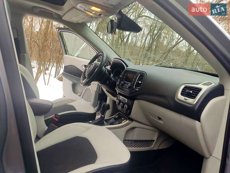 Внедорожник / Кроссовер Jeep Compass 2017 в Киеве