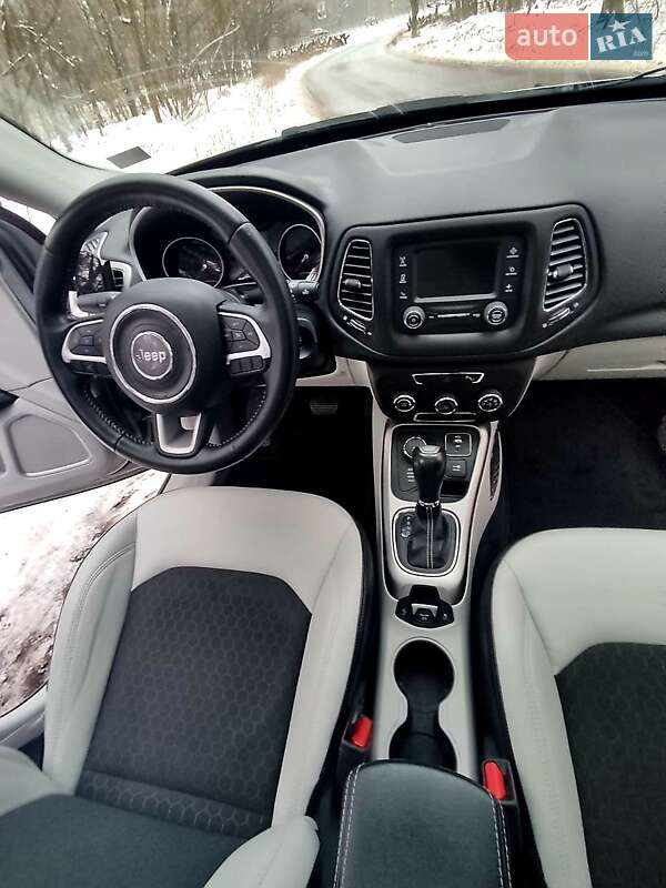Позашляховик / Кросовер Jeep Compass 2017 в Києві фото 22 Позашляховик / Кросовер Jeep Compass 2017 в Києві