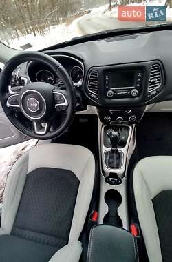 Внедорожник / Кроссовер Jeep Compass 2017 в 