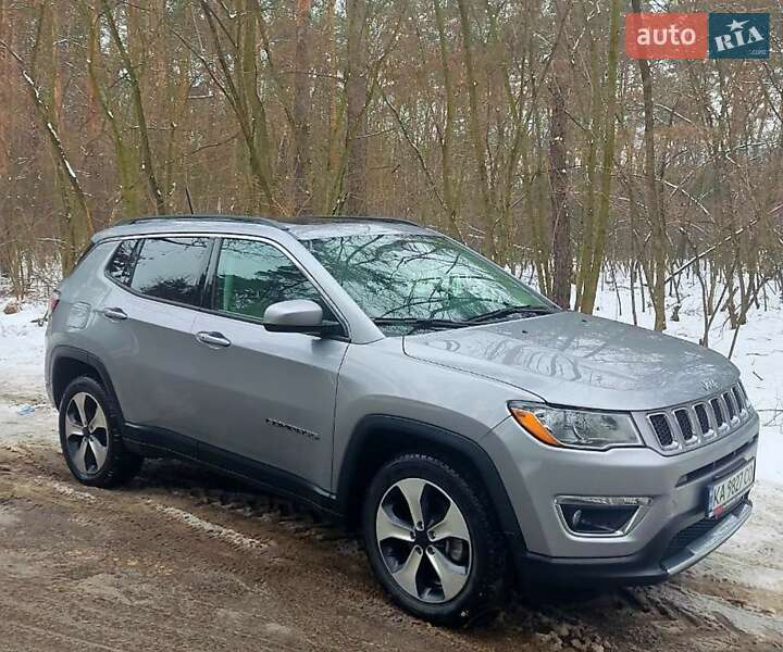 Внедорожник / Кроссовер Jeep Compass 2017 в Киеве