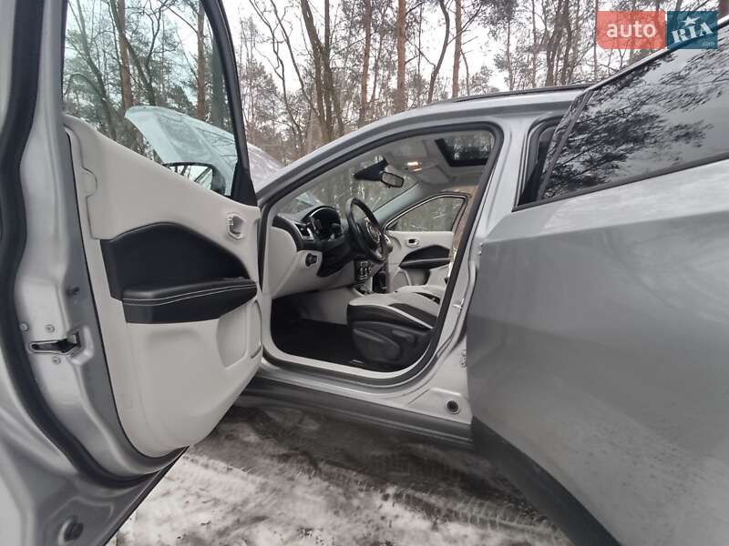 Позашляховик / Кросовер Jeep Compass 2017 в Києві фото 17 Позашляховик / Кросовер Jeep Compass 2017 в Києві
