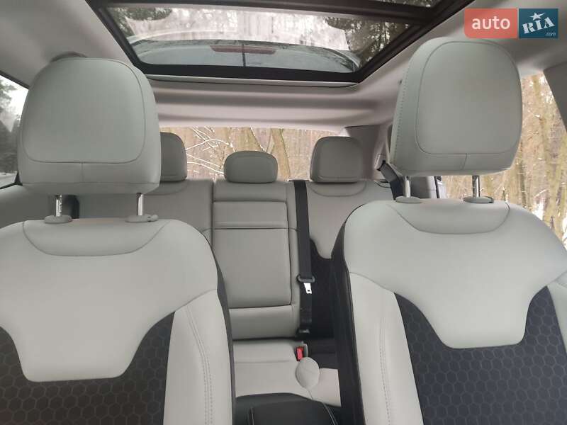 Внедорожник / Кроссовер Jeep Compass 2017 в Киеве