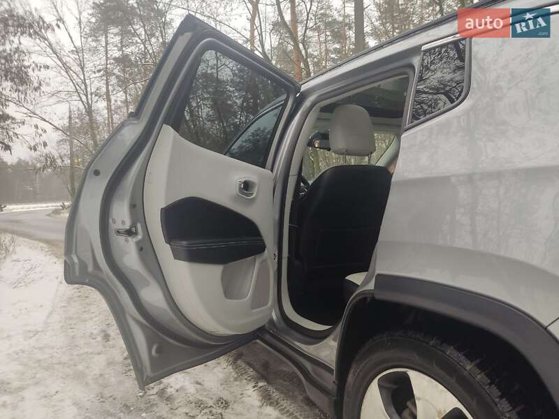 Внедорожник / Кроссовер Jeep Compass 2017 в Киеве