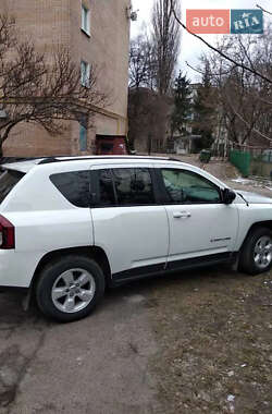 Внедорожник / Кроссовер Jeep Compass 2014 в 