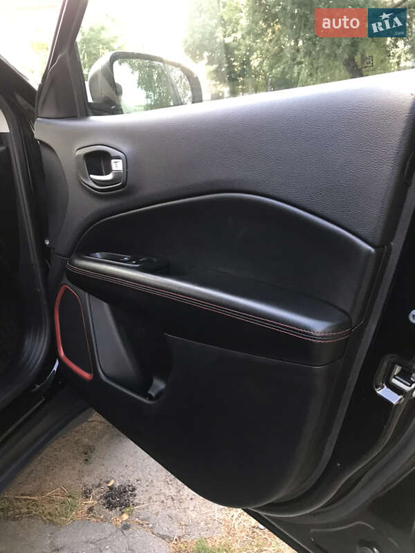 Внедорожник / Кроссовер Jeep Compass 2017 в Ровно