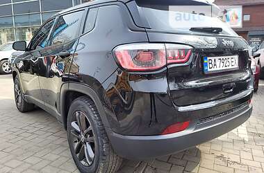 Позашляховик / Кросовер Jeep Compass 2018 в 