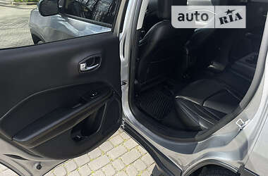 Внедорожник / Кроссовер Jeep Compass 2017 в 