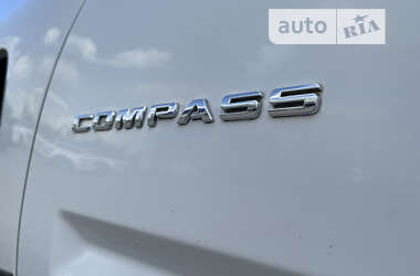 Внедорожник / Кроссовер Jeep Compass 2016 в 