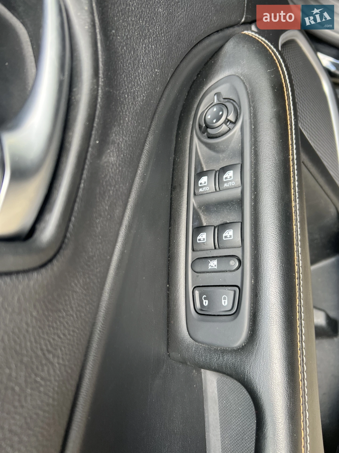 2017 Jeep Compass - мініатюра 13